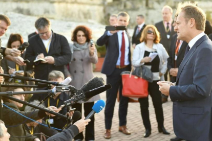 El presidente del Consejo Europeo, Donald Tusk, a su llegada a la Valeta, capital de Malta, para la reciente cumbre europea.
