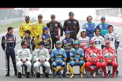 Todos los pilotos de Fórmula 1 posan al inicio del G.P. de China.