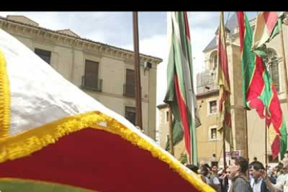 Los pendones provienen de las distintas comarcas de la provincia leonesa.