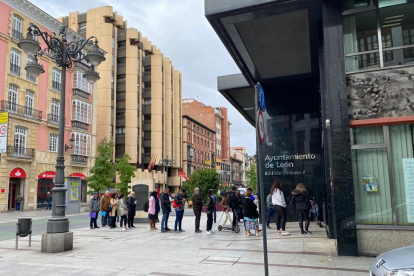 Dependencias del Ayuntamiento de León, en Ordoño, este mediodía. RAMIRO