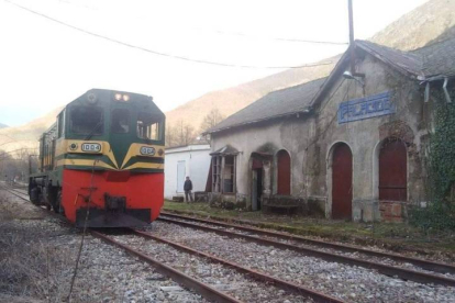 Estación ferrocarril Palacios del Sil. DL