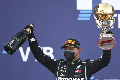 Bottas celebra su triunfo en el Gran Premio de Rusia. LENNON