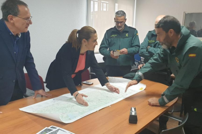 La delegada del Gobierno en Castilla y León es informada por la Guardia Civil. DL