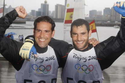 Fernando Echávarri, a la izquierda, junto a Antón Paz, cuando ganó la medalla de oro en los Juegos Olímpicos de Pekín 2008