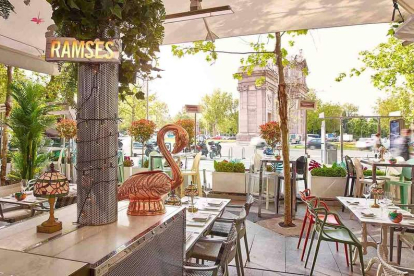 La terraza del Ramsés, donde se celebró la famosa cena en plena pandemia. RAMSÉS.COM