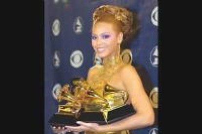 Beyoncé Knowles acaparó cinco de los seis galardones a los que aspiraba convirtiéndose en la reina de los Grammy.