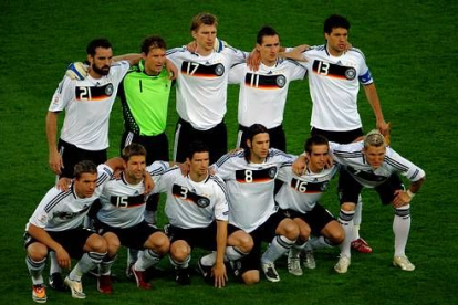 Lehmann - Friedrich, Mertesacker, Metzelder, Lahm - Frings, Hitzlsperger - Schweinsteiger, Ballack, Podolski - Klose