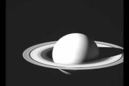 La sonda espacial internacional ha entrado por primera vez en la órbita de Saturno en una misión histórica que ayudará a explicar cómo se formó la vida en la Tierra.