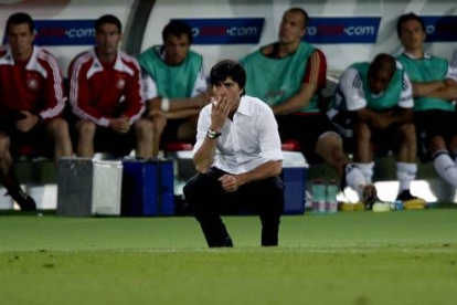 El árbitro pitó el descanso con el marcador reflejando la ventaja española y la preocupación del seleccionador alemán.