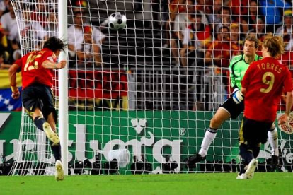 Los cambios dieron su fruto. España recuperó el balón y volvió a llevar peligro a la meta alemana. El partido entró en una fase de alternativas, aunque las mejores ocasiones fueron siempre para la roja.