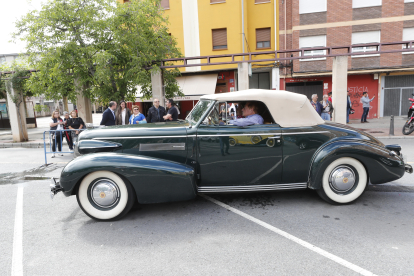 Perfil del Cadillac de 1939, L. DE LA MATA