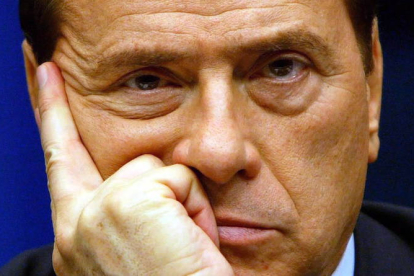 Silvio Berlusconi, con un su característico gesto. EFE
