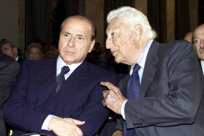 Berlusconi y el empresario de Fiat Gianni Agnelli. EFE