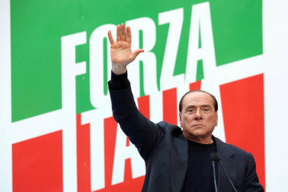 Berlusconi en un mitin. EFE