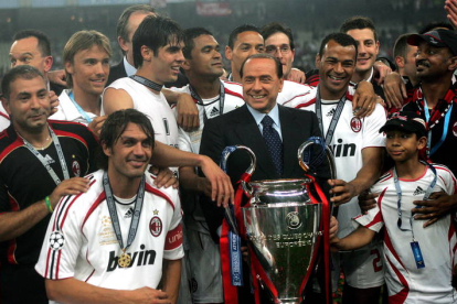 Berlosconi, entonces presidente del AC Milán, durante la Champios de 2007 en Grecia. EFE