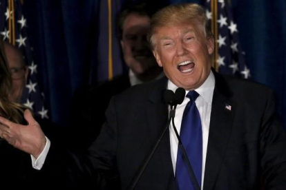 Trump reacciona ante su victoria en Manchester (Nuevo Hampshire), este martes.