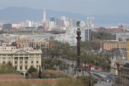 La contaminación se ha reducido notablemente en Barcelona. EFE