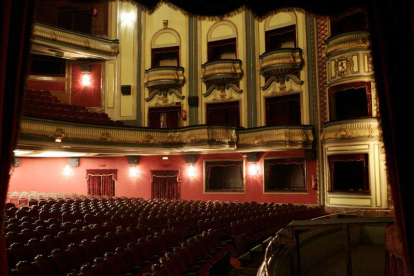 Interior del Teatro Emperador. RAMIRO