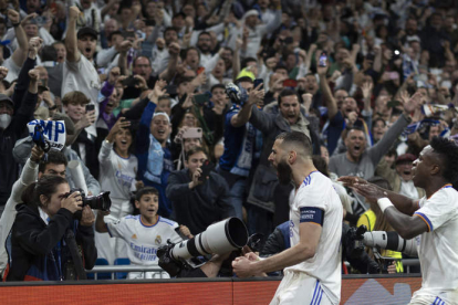 El Bernabéu volvió a vivir otra noche mágica en la Champions. JIMÉNEZ