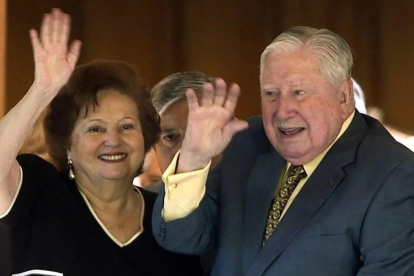 Pinochet y su esposa