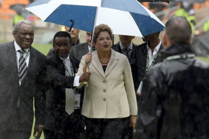 La presidenta de Brasil, Dilma Rousseff, durante su llegada. STEPHANE DE SAKUTIN | AFP