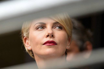 La actriz y modelo sudafricana Charlize Theron, en el funeral. ODD ANDERSEN | AFP