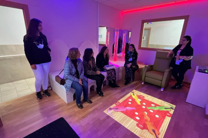 La delegada de la Junta en León visita el centro La Senda de Salud Mental. DL