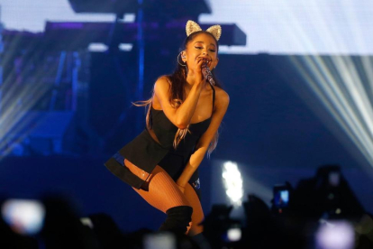 La cantante estadounidense Ariana Grande durante un concierto de su gira Honeymoon, en Jakarta (Indonesia), en agosto del 2015.