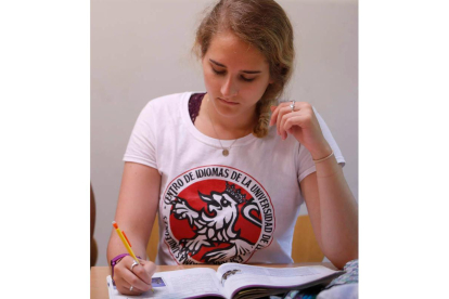 Una alumna de español en el curso de verano de 2019. JESÚS F. SALVADORES