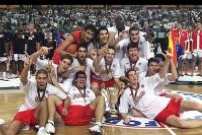 Pau, casi imberbe hizo historia en el basket español al ganar el Mundial de Lisboa en 1999. Entonces estaba a la sombra de Navarro, Rául López o Felipe Reyes. Pronto los sobrepasó.