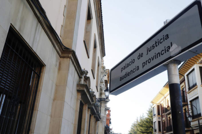 El juicio será el martes en la Audiencia Provincial de León. RAMIRO