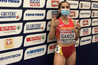 La atleta leonesa Marta García, feliz tras conseguir su mejor marca personal. FEDERACIÓN ESPAÑOLA DE ATLETISMO