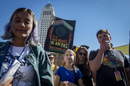 Greta Thunberg participó en la marcha contra el cambio climático en Los Ángeles. CHRISTIAN MONTERROSA