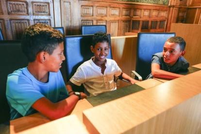 La Diputación de León recibe a los niños que participan en el programa 'Vacaciones en paz'