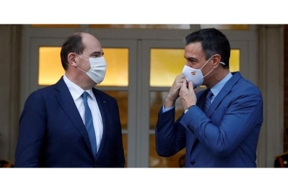 Pedro Sánchez recibe al primer ministro de la República Francesa, Jean Castex, ayer, en el Palacio de la Moncloa. JJ GUILLÉN