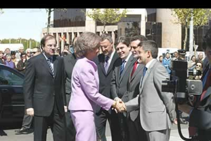 La monarca fue recibida por autoridades locales, como el alcalde de León o el presidente de la Junta, y por ministros como el salmantino Jesús Caldera, entre otras personalidades.