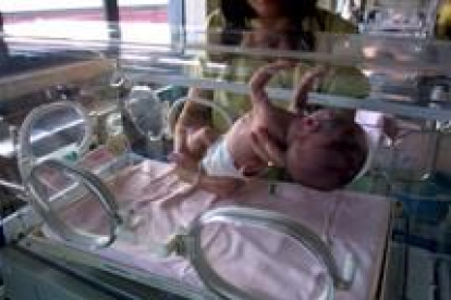 En los nueve primeros meses del 2002 se produjeron 50 partos prematuros en el Hospital del Bierzo