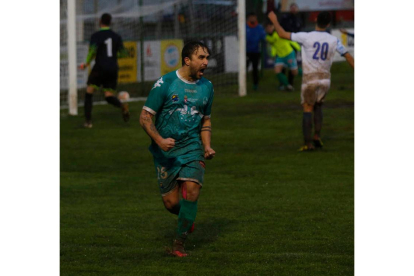 Javi Amor, uno de los referentes del Atlético Astorga. FERNANDO OTERO