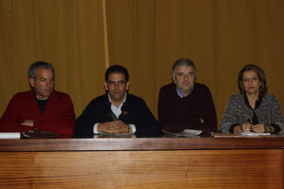 Nicanor Sen, Borja Fernández y técnicos del Gal Montaña de Riaño. CAMPOS