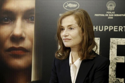 La actriz francesa Isabelle Huppert, posando en la presentación de 'Elle', en el festival de cine de San Sebastián.