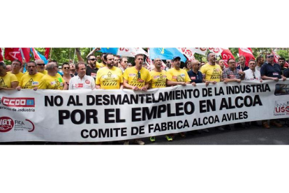 Trabajadores de Alcoa en Asturias manifestándose contra el cierre. PIERGIOVANNI