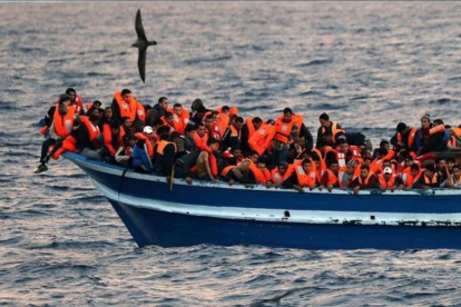 Rescate en el mediterráneo de refugiados por parte de la oenegé española proactiva Open Arms el pasado miércoles.