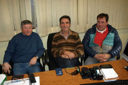 Tomás Alonso, Tomás Pérez y Antonio Mendoza reivindican el protagonismo de Picos.