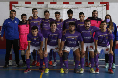 Formación del equipo de La Bañeza FS que milita en la 1ª División Regional de Aficionados. F. OTERO