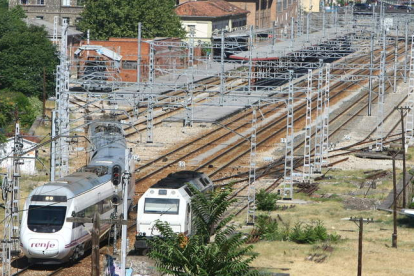 Las vías del tren en la estación ferroviaria de Ponferrada, en una imagen de archivo.