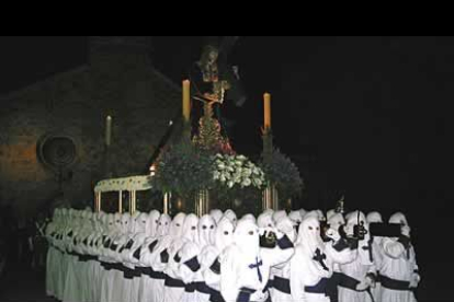 Procesión de la Hermandad de los Caballeros del Silencio.