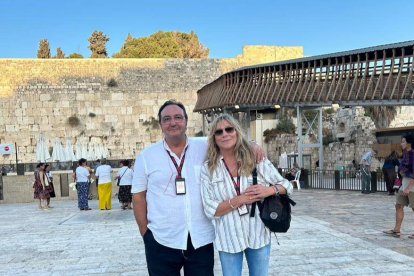 Manolo Belinchón y Ana De Celis en Israel, un día antes de desatarse la masacre. DL