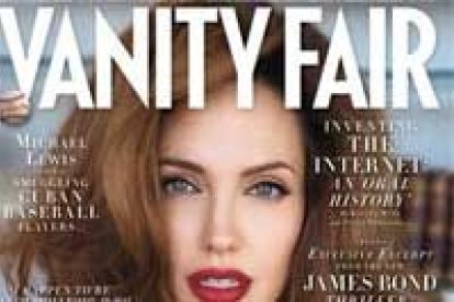 La actriz Angelina Jolie encabeza la lista de mujeres más bellas del mundo, según una encuesta de Vanity Fair.
