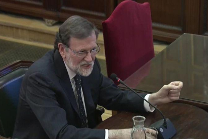 El expresidente del Gobierno Mariano Rajoy ha defendido que las autoridades de la Generalitat eran plenamente conscientes de que no iba a autorizar un referéndum para liquidar la soberanía nacional ni la unidad de España.