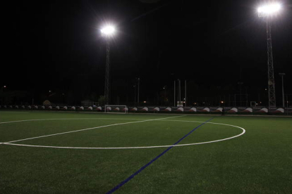 La nueva instalación del fútbol base de la SD Ponferradina albergará los primeros partidos oficiales a partir de mañana.